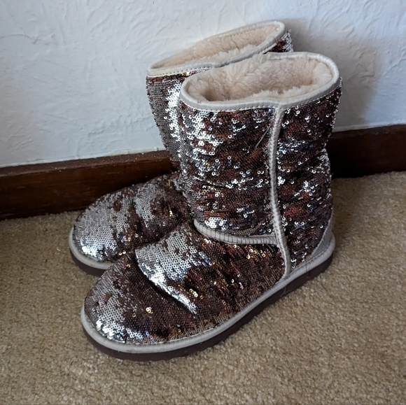 UGG boots - Classic Short Sparkle  sequin S/N 3353 Size 7 - Picture 1 of 10
